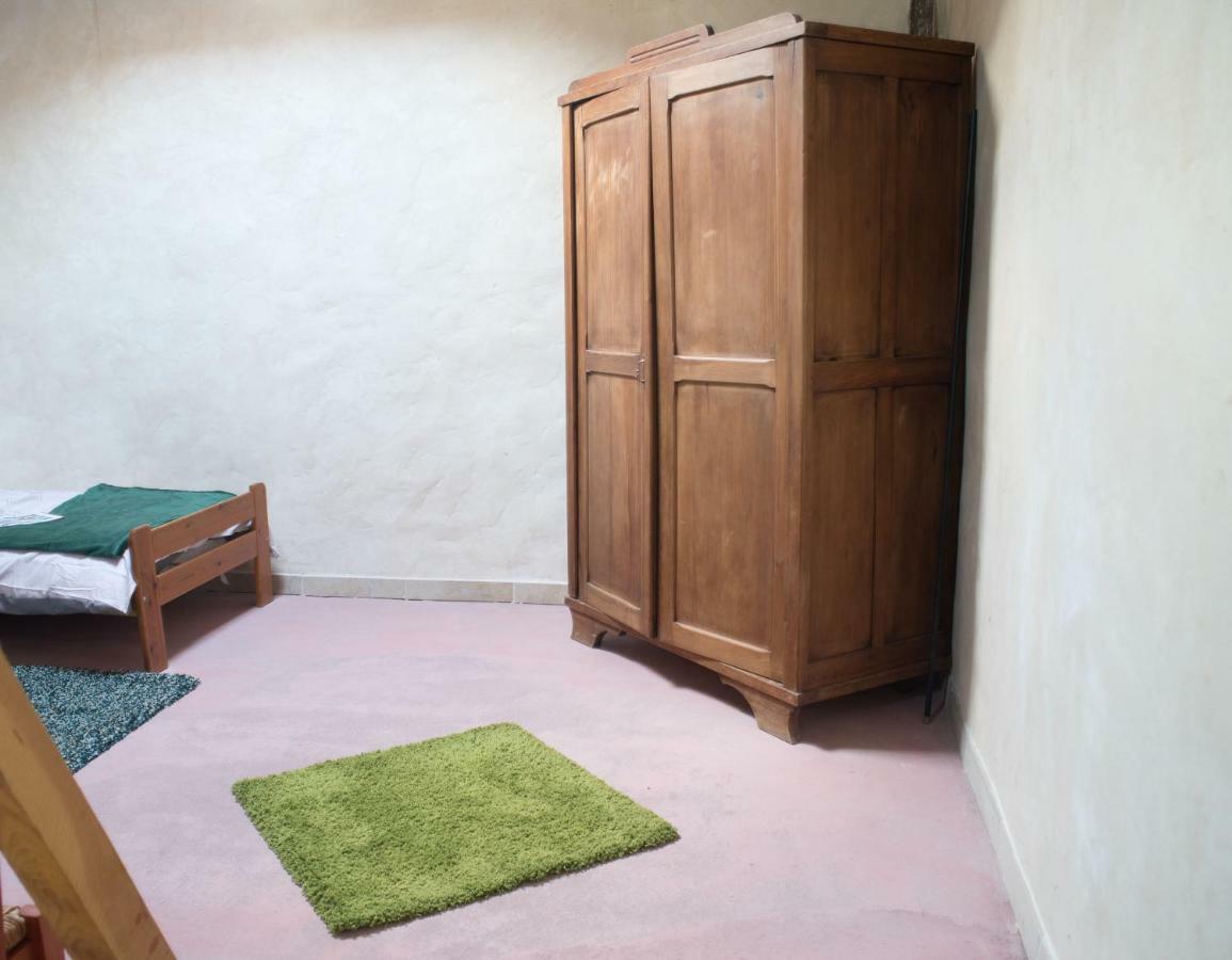 Le Fil Rouge Villa Saint-Pierre-d'Aurillac Eksteriør billede