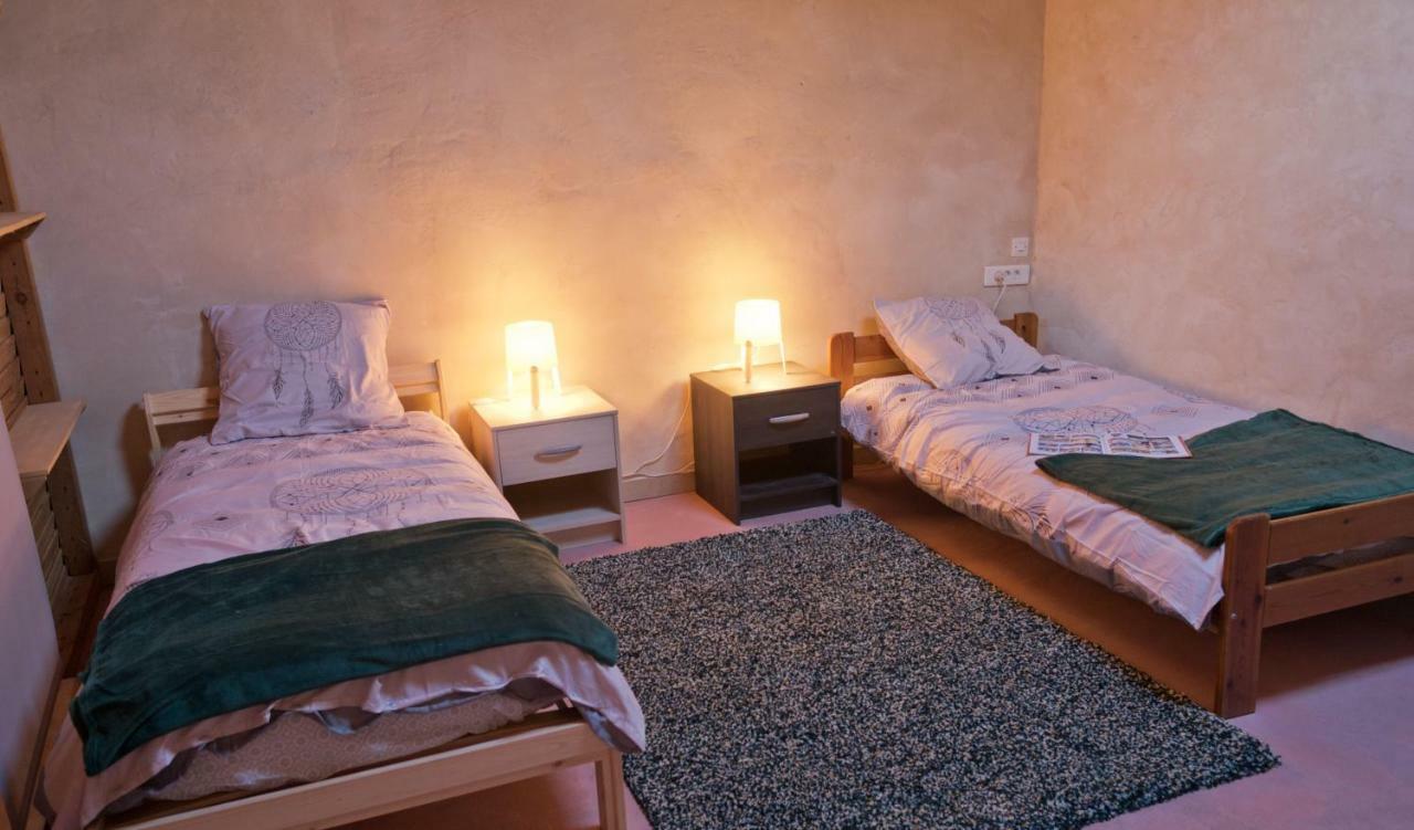 Le Fil Rouge Villa Saint-Pierre-d'Aurillac Eksteriør billede