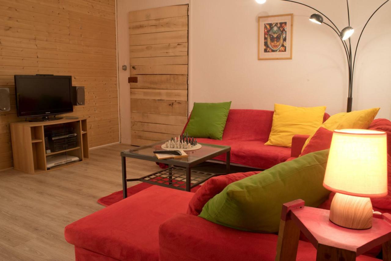 Le Fil Rouge Villa Saint-Pierre-d'Aurillac Eksteriør billede